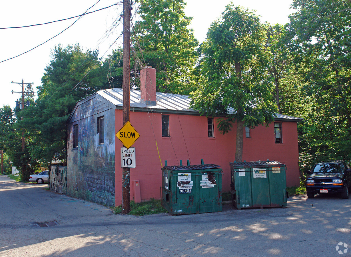 Photo - 230 Corry St Apartments