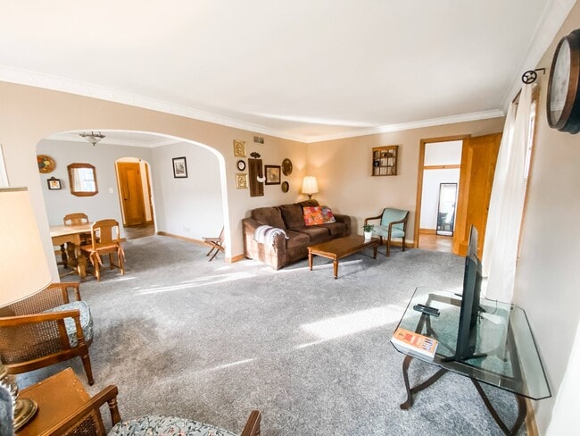 Building Photo - 2645 N 69th St Unit Upper