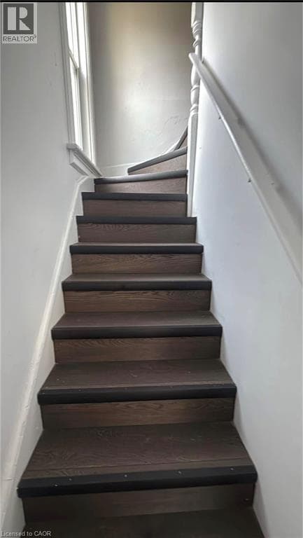 Photo - 374 Laurel St