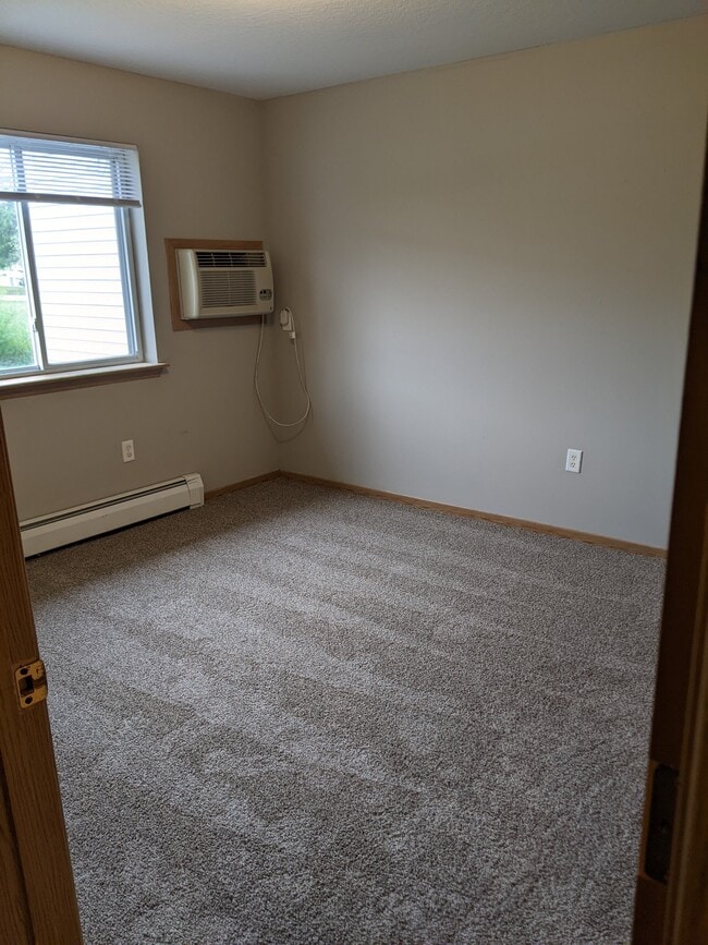 Goldfinch Meadows Apartments - Cedar Rapids, IA | ForRent.com