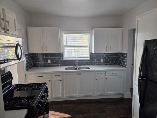 Photo - 6813 Avenue O