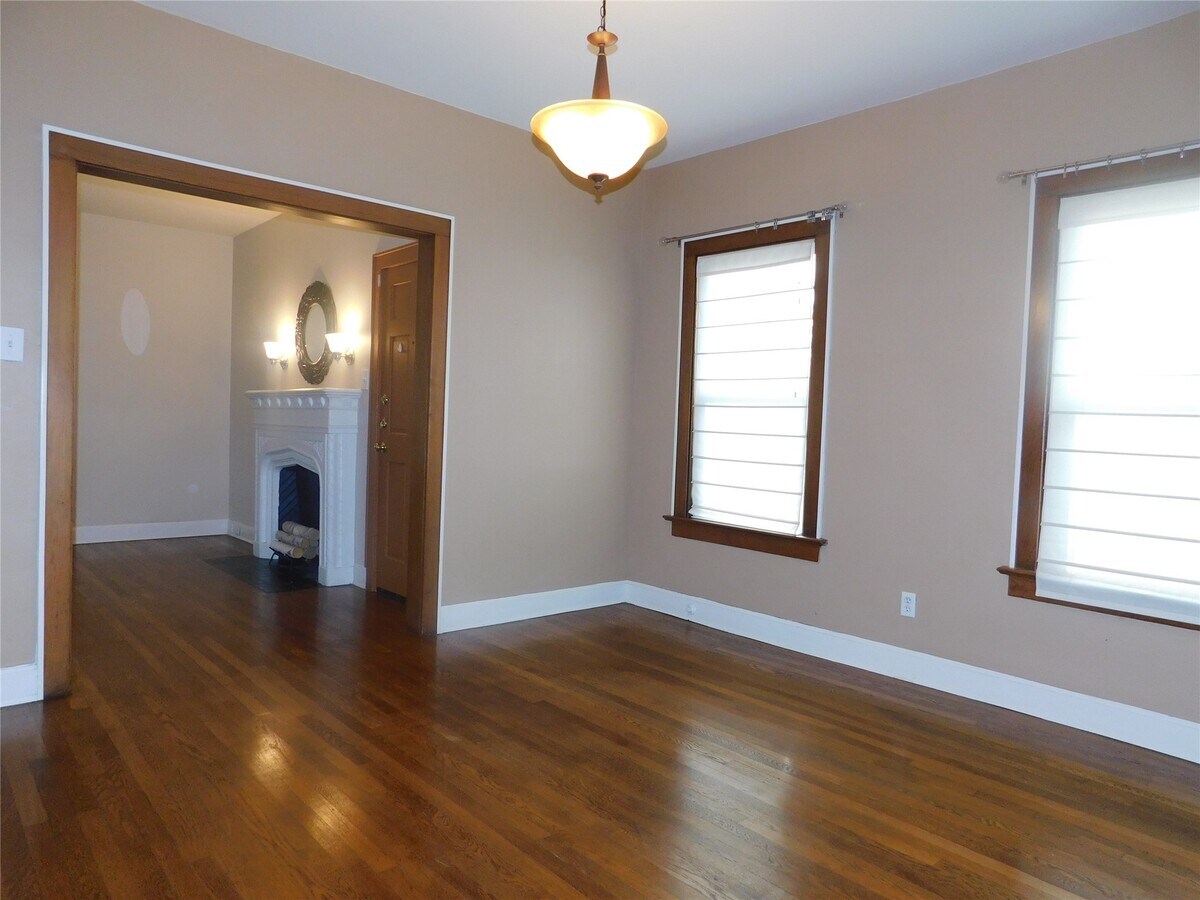 Photo - 1915 Cleburne St