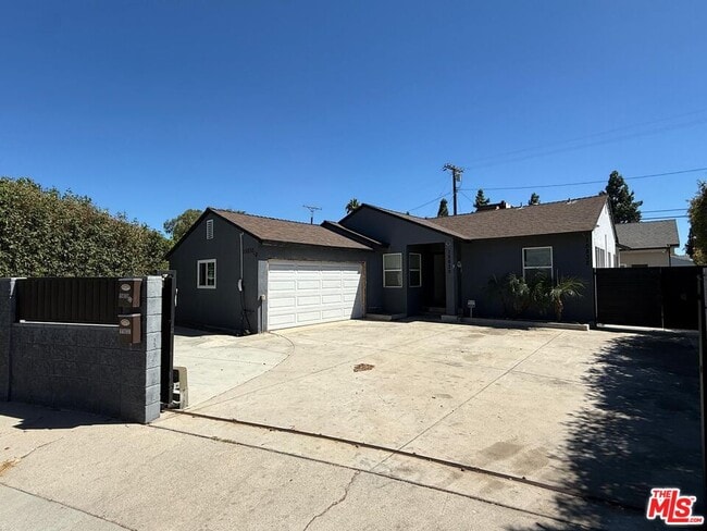 Building Photo - 15830 Blackhawk St