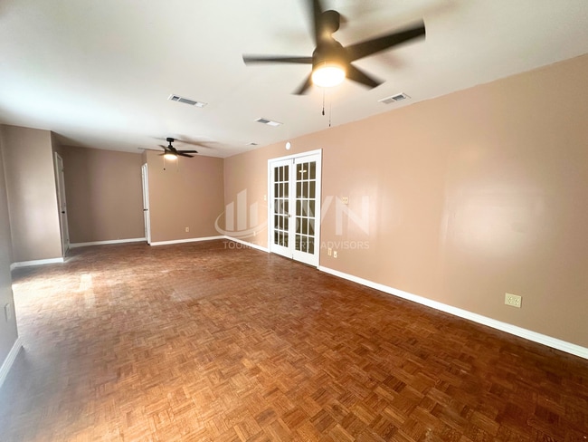 Photo - 313 Vanderbilt Dr