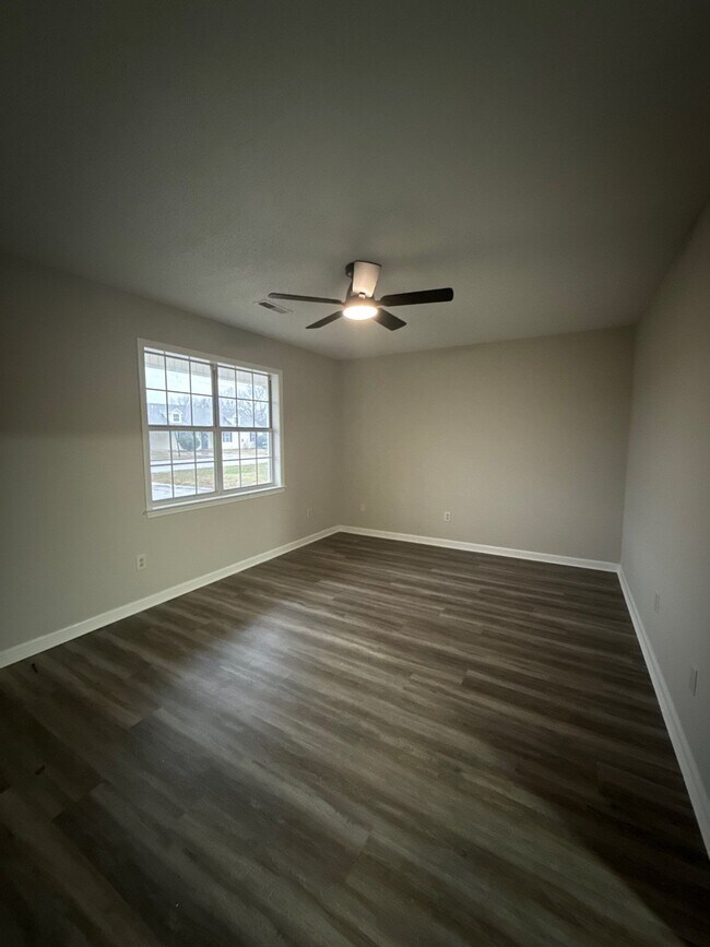 Photo - 308 Courtney Dr