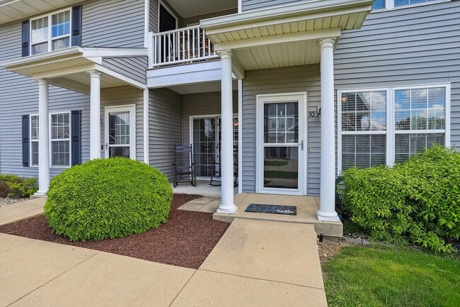 Photo - 103 Yorkminster Ln