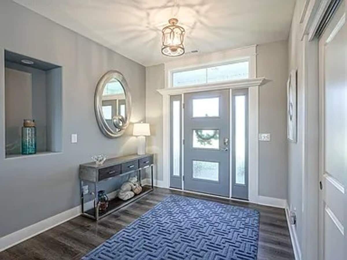 Photo - 740 E Holland Dr