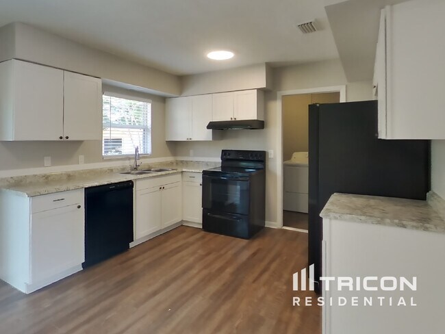 Photo - 607 Falkirk Ave