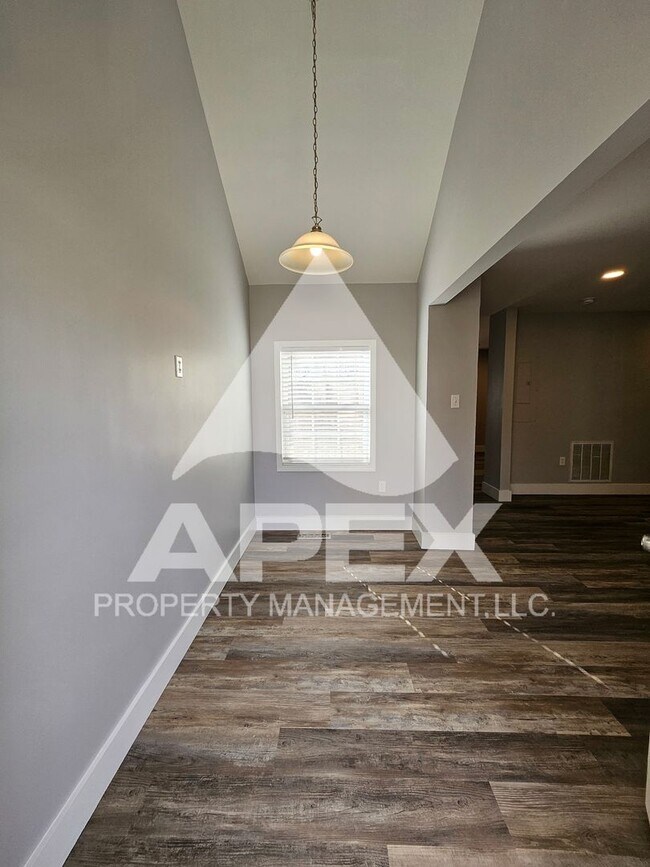 Photo - 3411/3413 Harvey Drive Unidad 3411 (Back )