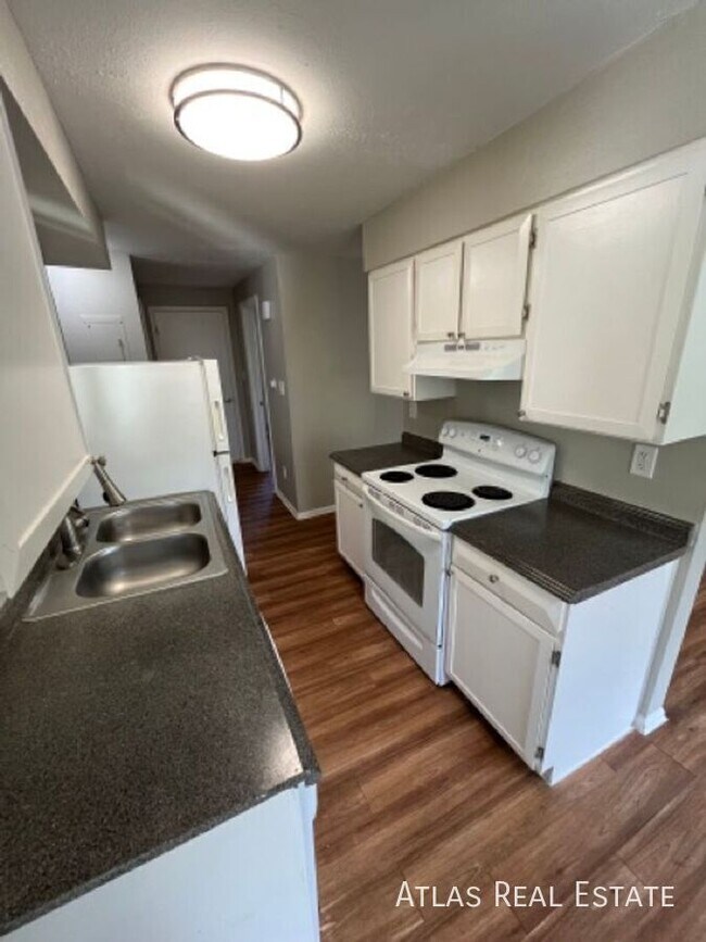 Photo - 5562 Newland Way Unit 7