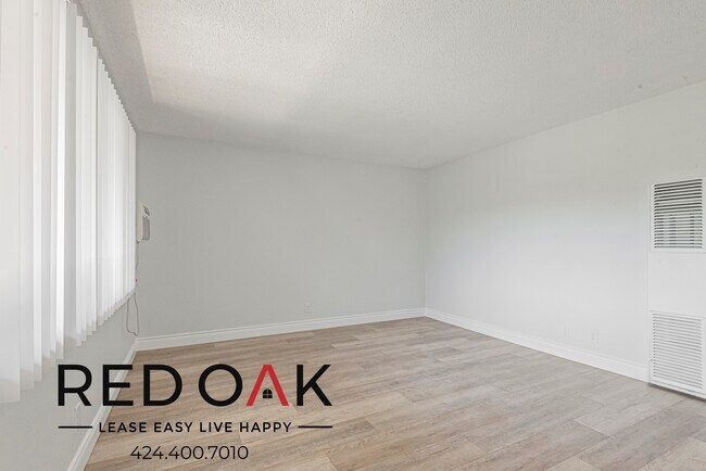 Photo - Outstanding One Bedroom with Stainless Ste... Unit 5