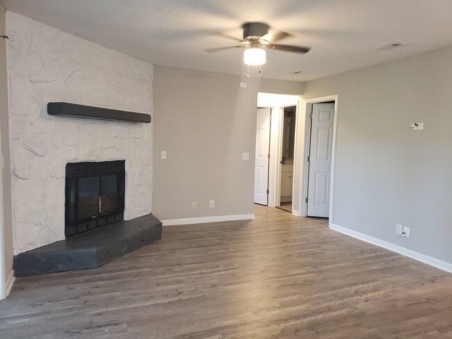 Photo - 6756 Willowbrook Dr