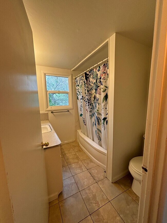 Photo - Beautiful 3 Bedroom home in the heart of Ashland