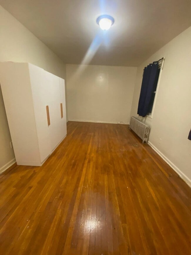 Photo - 36-40-40 Crescent St