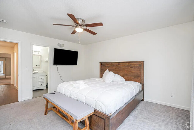 Building Photo - 554 7th St Rental