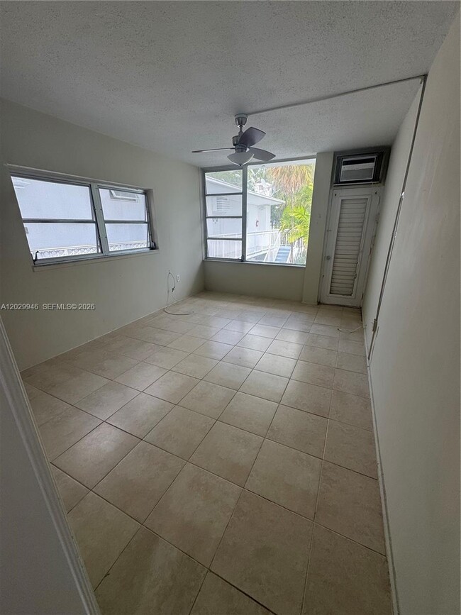 10281 E Bay Harbor Dr Unit D3