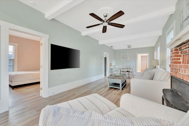 Building Photo - 207 6th St N Unit ID1406267P