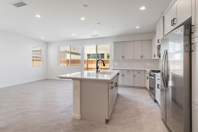 Photo - New Tesoro Viejo home with 3 bedrooms, 3 baths with solar included