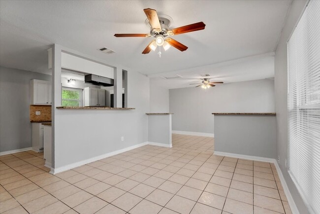 Photo - 1935 Barnsley Ln