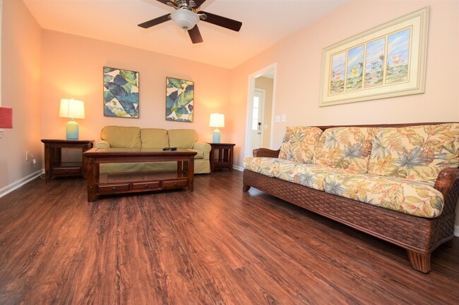 Building Photo - 617 Plymouth Dr