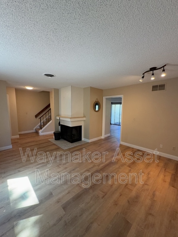 Photo - 397 Raspberry Ln