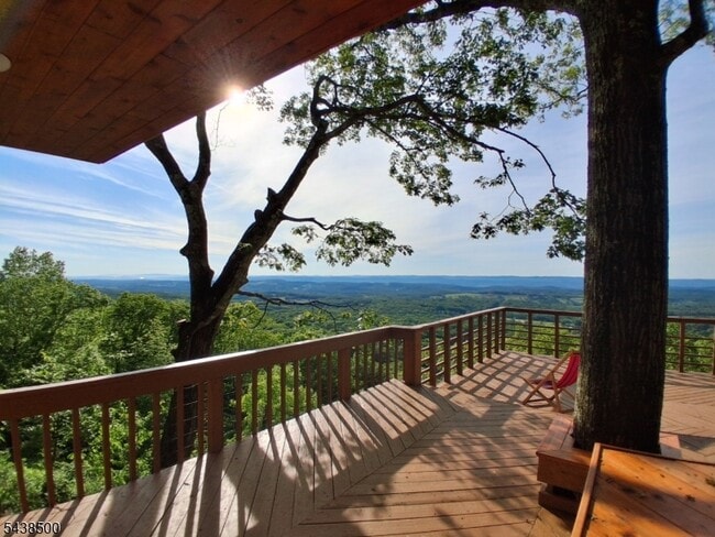 Photo - 20 Upper Mountain Rd