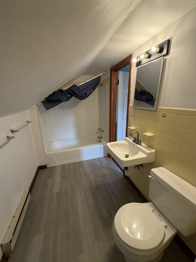 Photo - 100 E Valley St Unit 3