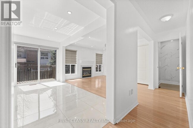 Photo - 5554 Churchill Meadows Blvd