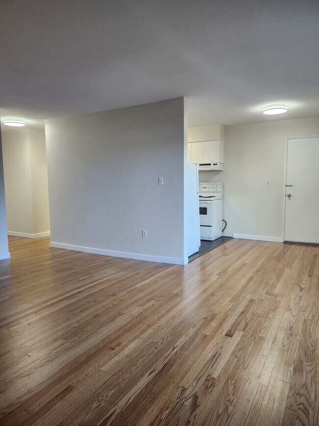 Photo - 1653 Oak Bay Ave Unit 201