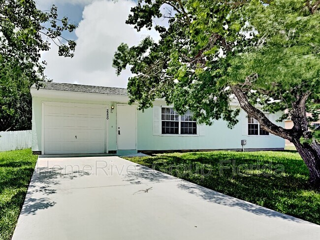 Photo - 2250 SE Friendship St