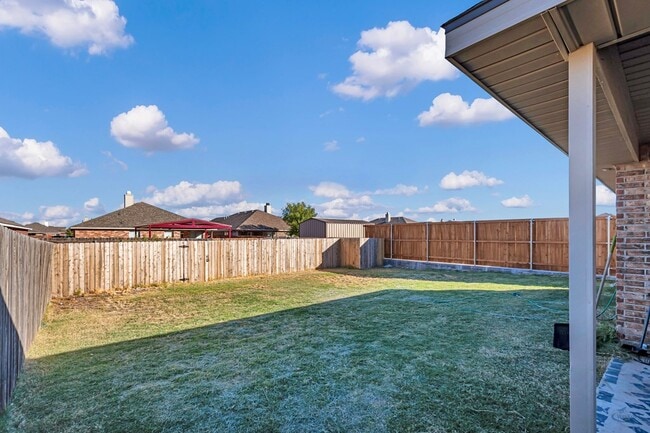 Photo - 705 E 95th St