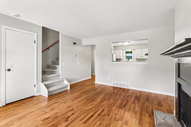 3207 Patty Ln