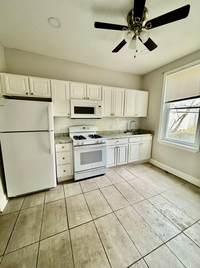 Photo - 123 N Sickels St