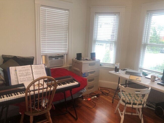24 Kelley Ct Unit 1