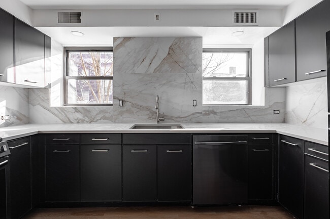 Photo - 3138 W Schubert Ave Unit 2R