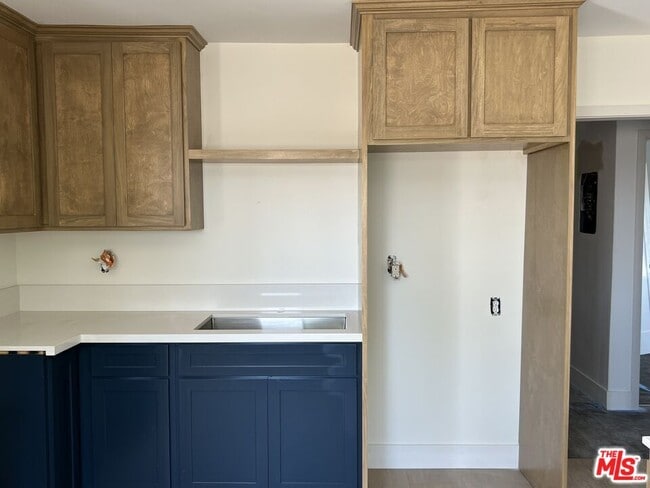 Photo - 1336 W 37th Dr Unidad #3