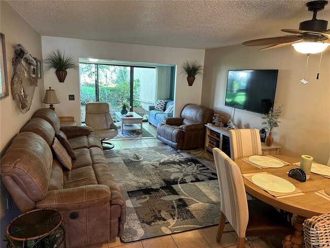 Photo - 655 Woodlawn Dr Unit 655