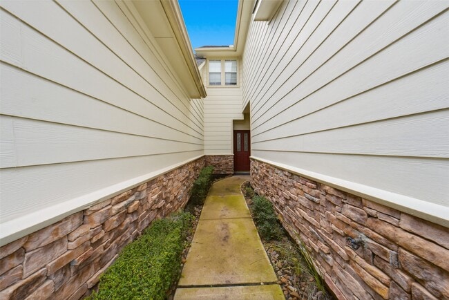 Photo - 2110 Ridge Wood Ln