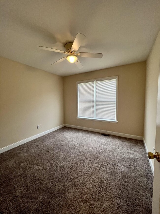 Photo - 231 Summerpine Pl