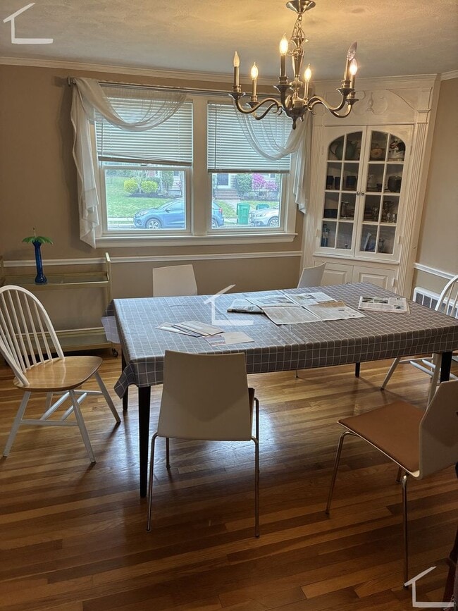 Photo - Rent a House in Newton 4bed/2.5 Bath - Parking included!