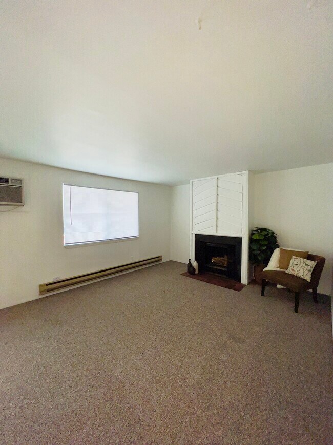 Photo - River Street Apartments