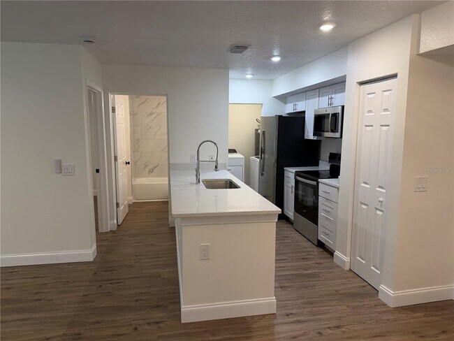 Photo - 3024 Parkway Blvd Unidad 206