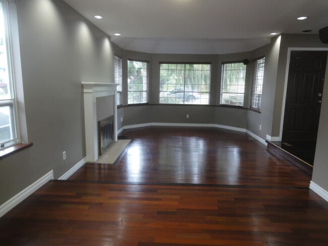 Photo - 2566 Fuchsia Pl