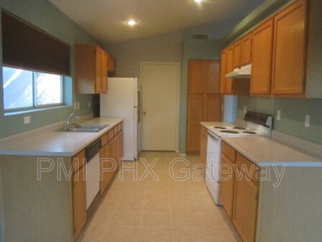 Photo - 1331 W Butler Dr