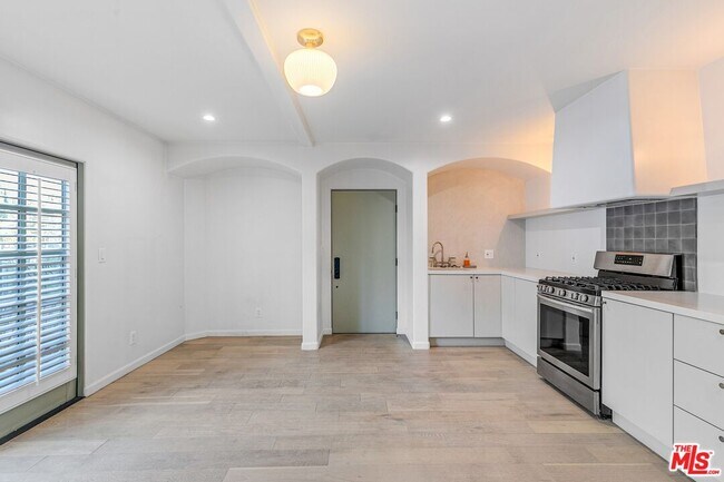 Photo - 3206 Larissa Dr