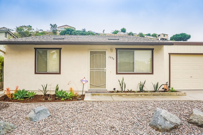 Detached home centrally located in Linda V... - Detached home centrally located in Linda V...
