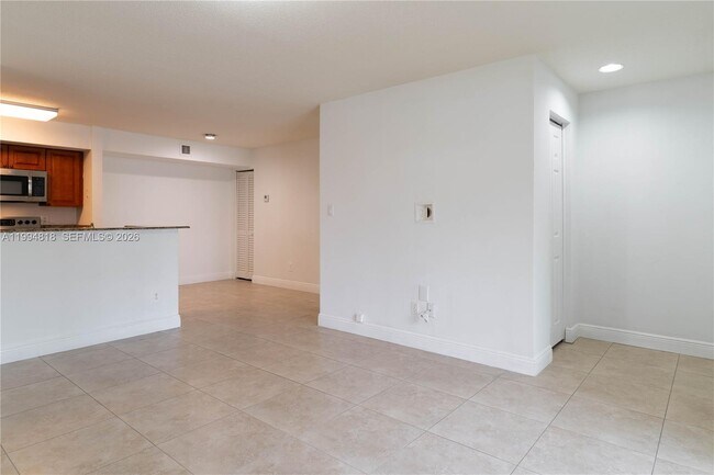 875 Riverside Dr Unit 715
