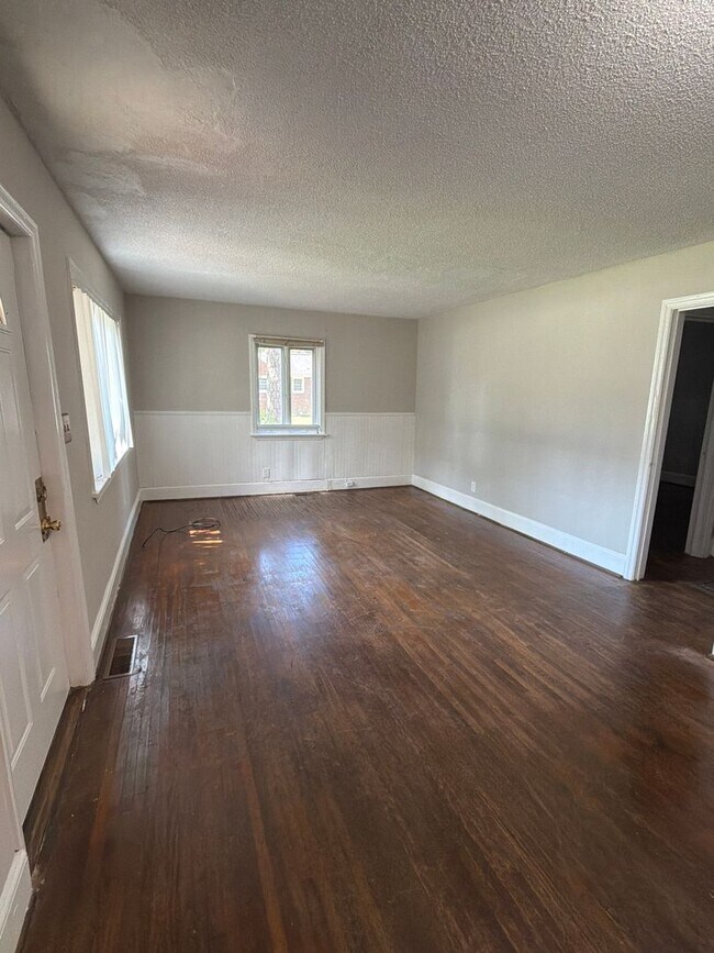 Photo - 3526 Eastway Dr