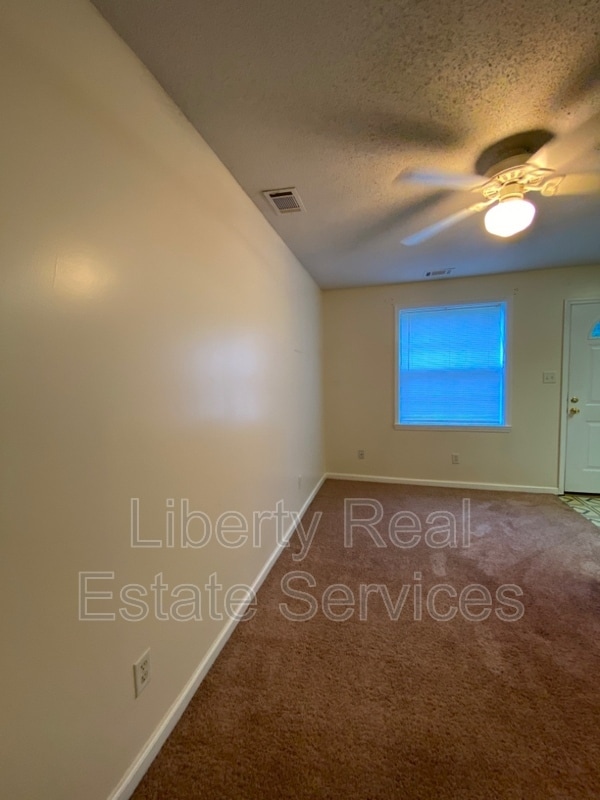 Photo - 127 Rolland St