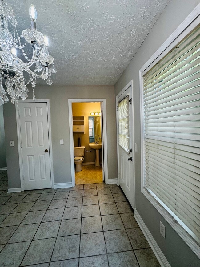 Photo - 81 Davis Mill Ct
